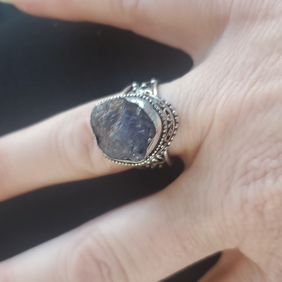 New Rough Iolite 925 Silver Ring. - Picture 9 of 16